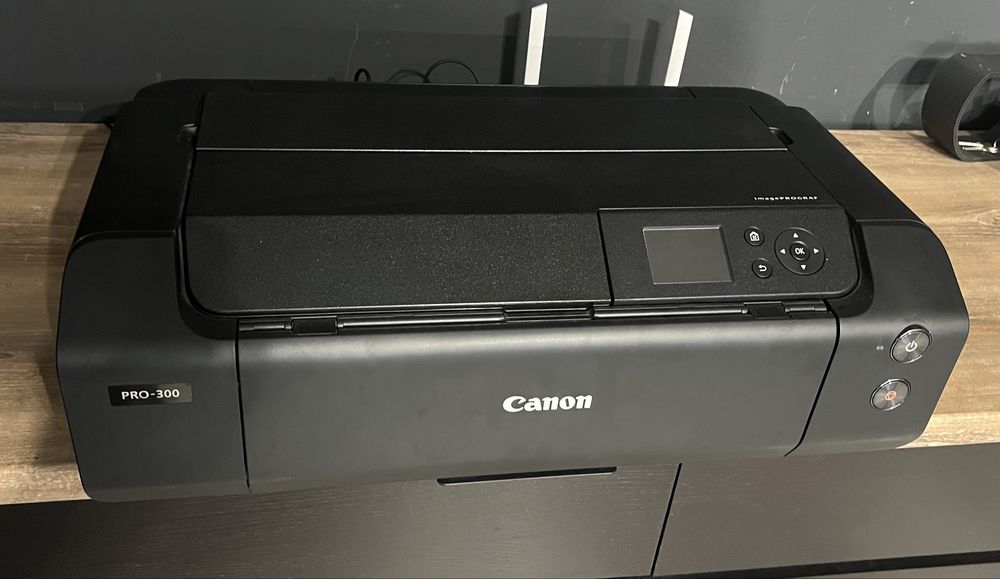 Canon PIXMA PRO-300 Професионален фото принтер в отлично състояние