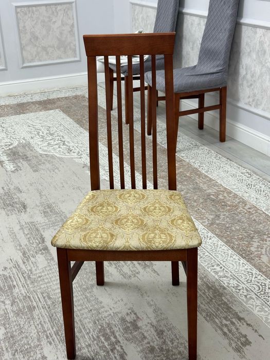 Стол в хорошем состоянии