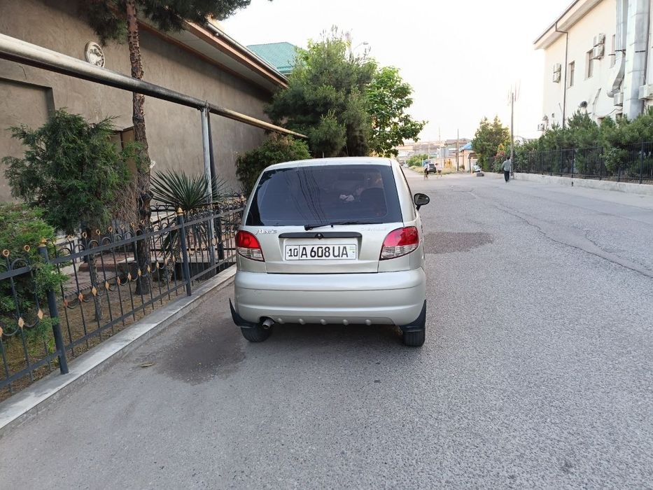 2008 matiz holati idyal minishga tayor salonlari qirilib chizilib ketm