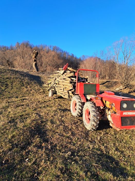 Tractor articulat 4x4