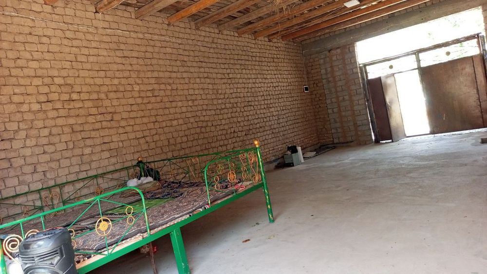 Hovli sotiladi  8 sutix mexanzatr