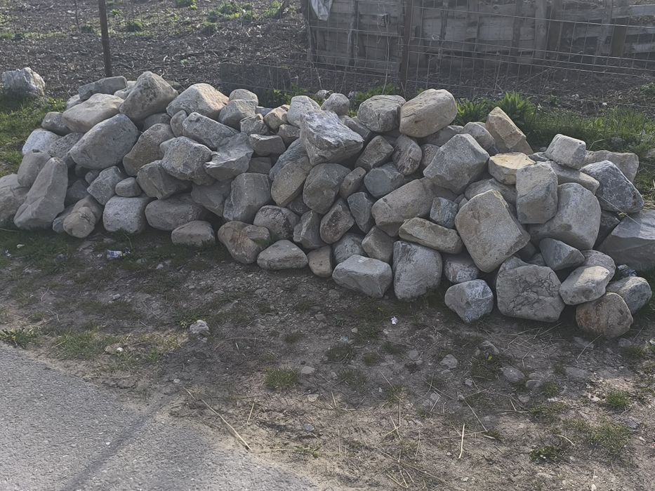Piatra de zidărie de vânzare!!