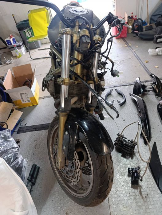 Кавазаки ЕР6Н Kawasaki ER6N на части.