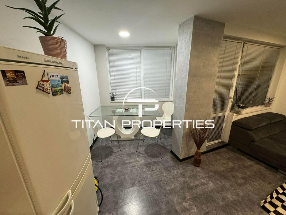 Дава се под наем Двустаен апартамент в Варна, Център - 70 кв.м за 598.23 € - Снимка #3