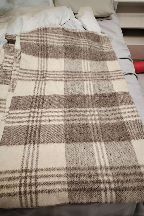 Продавам вълнени одеяла