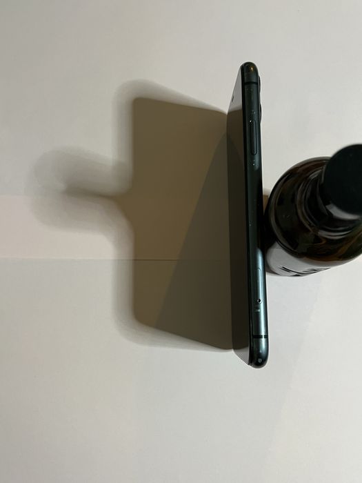 Iphone 11 чисто нов