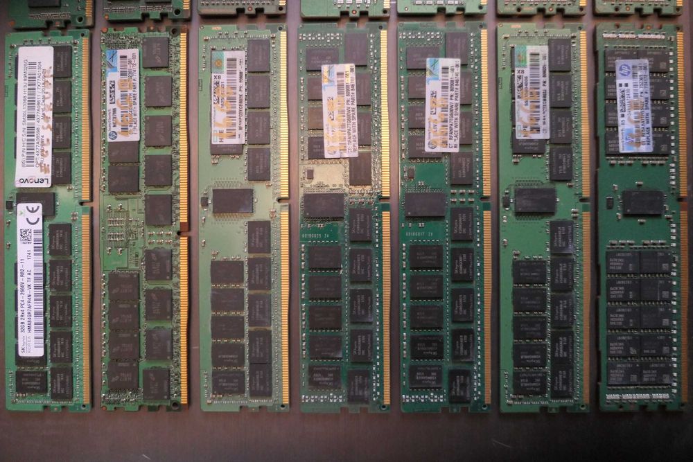 Memorie RAM 32GB DDR4 2666MHz PC4-21300 RDIMM Hynix HMA84GR7AFR4N-VK