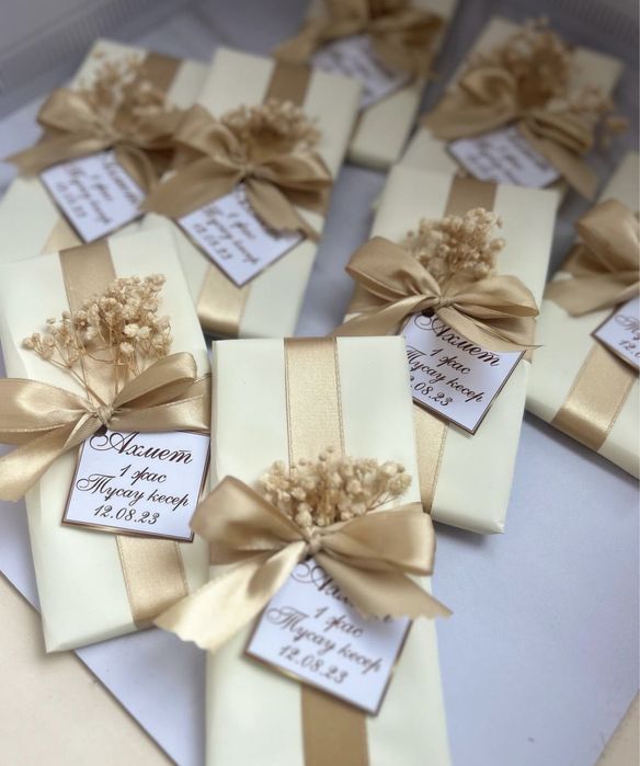 Үлкен салбыраған сиськилердің порнофотосуреттері