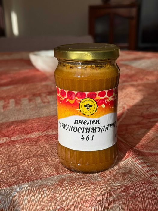 Пчелен имуностимулатор 4 в 1 - мед, прополис, пч. млечице, пч. прашец