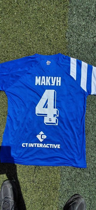 Фланелки на Левски с Кристиан Димитров и Кристиан Макун на гърба