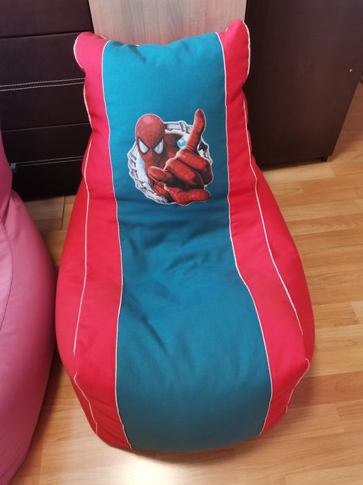 Пуфове за момче и момиче