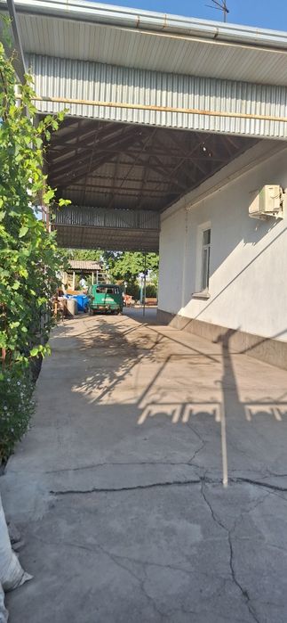 Уй сотилади 8 хона