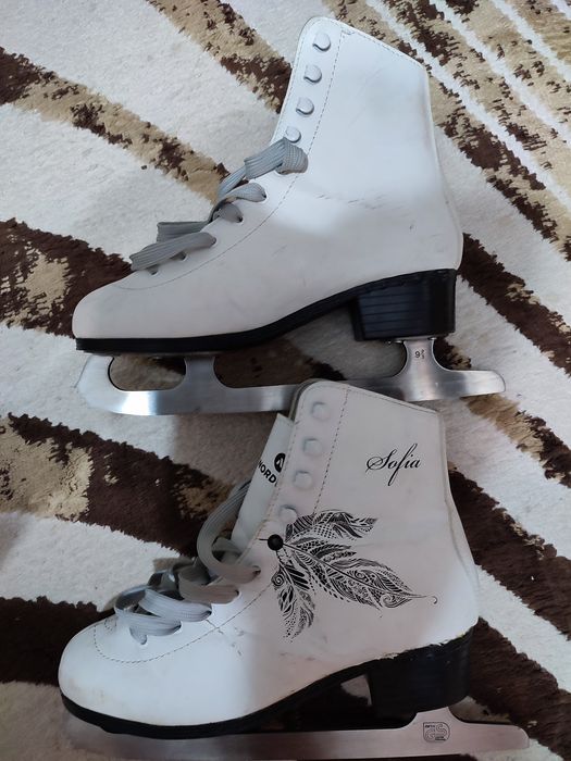 Продам Женские Коньки