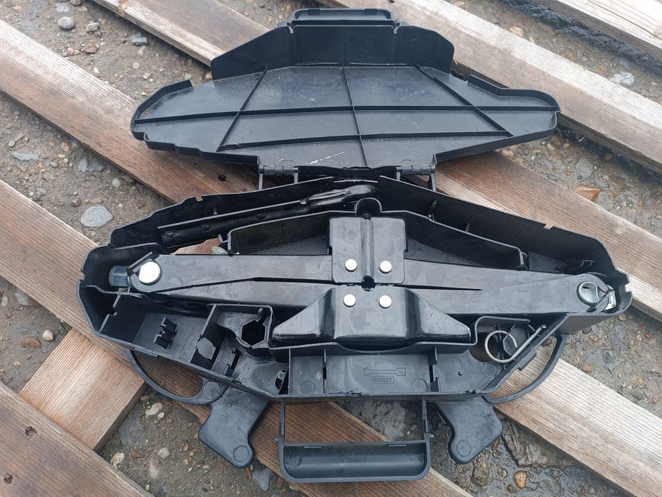 Оригинален крик Renault Trafic, Opel Vivaro