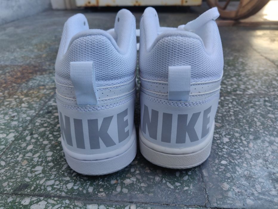 Бели кожени кецове Nike 37.5