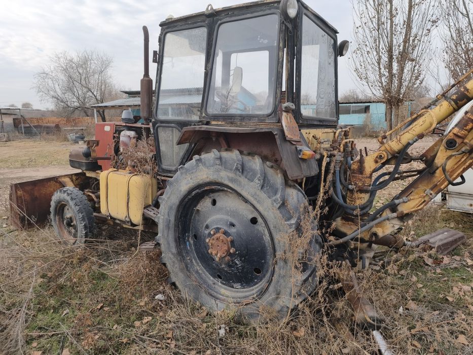 Продам трактор экскаватор