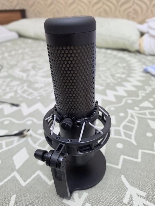 Микрофон HyperX QuadCast S