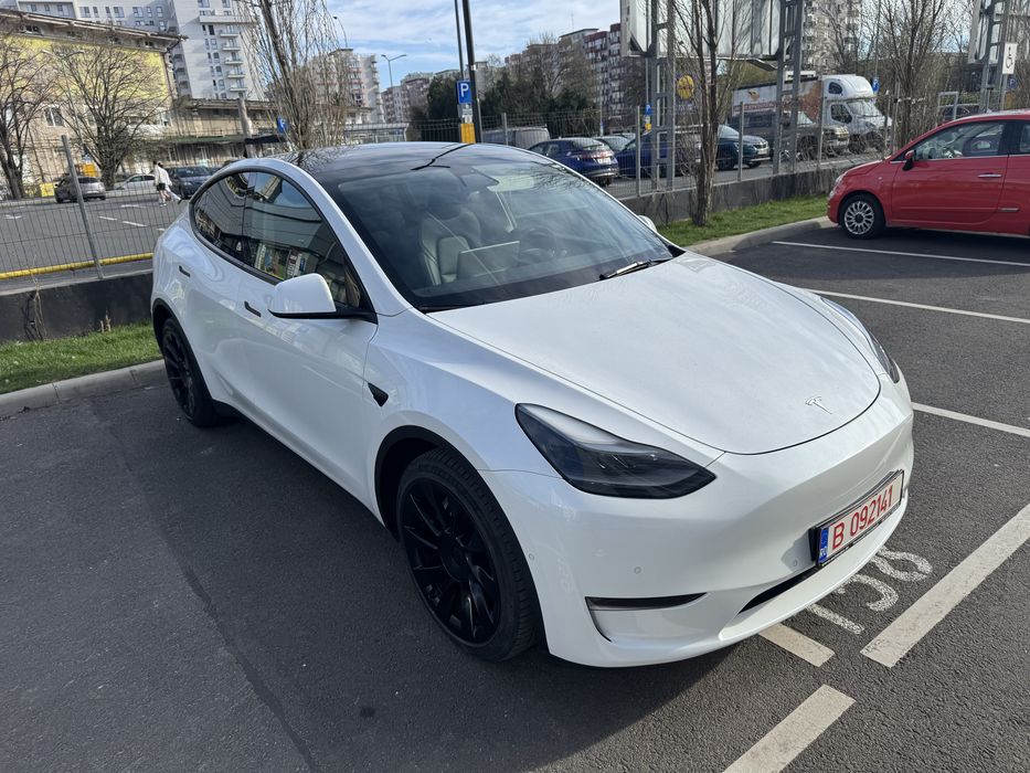 Tesla model Y Long range 12/2021 54000km carlig summon