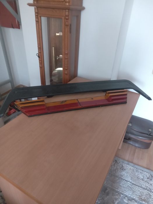 Продам спойлер ,бленда мерседес 124 хелла