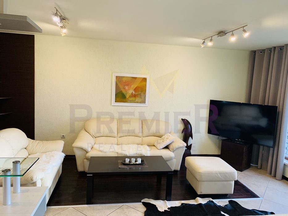 Дава се под наем Двустаен апартамент в Варна, Лятно кино Тракия - 70 кв.м за 586.5 € - Снимка #1