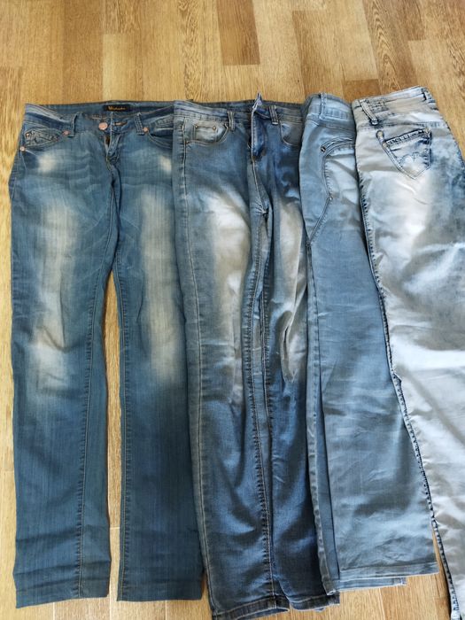 Женские джинсы 25,28 и 29 размеры