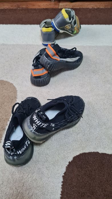 Продам обувь детскую