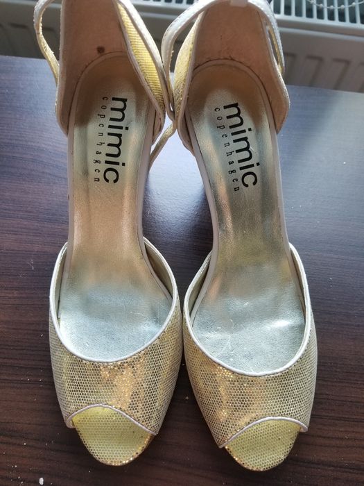 Sandale noi nr 37