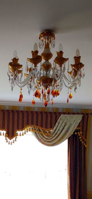 Продам 2-е люстры