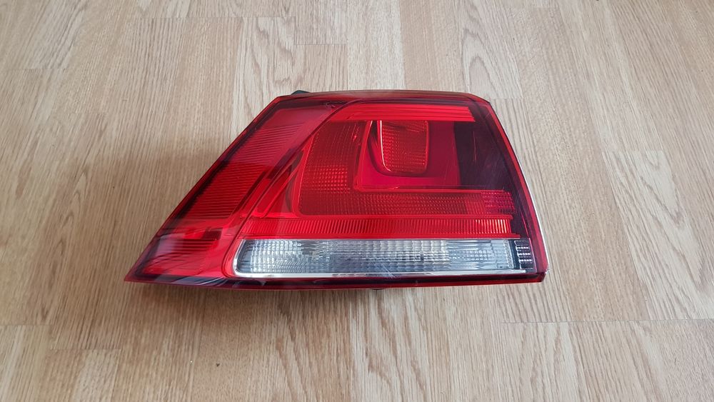 Lampa stop tripla stanga VW Golf 7 VII