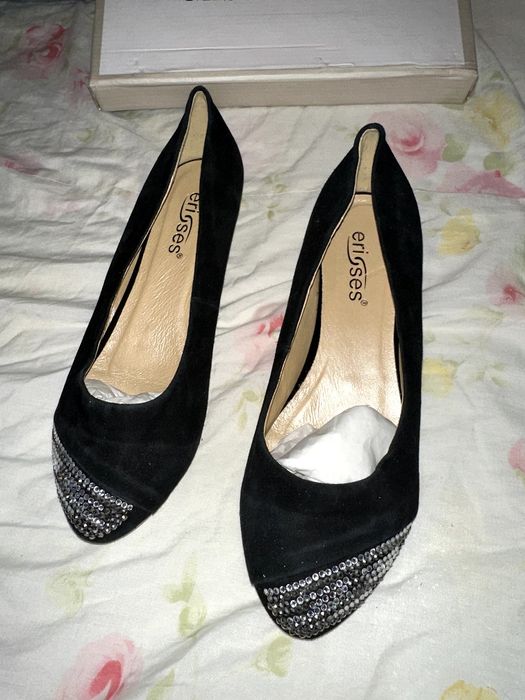 продается обувь (женская)