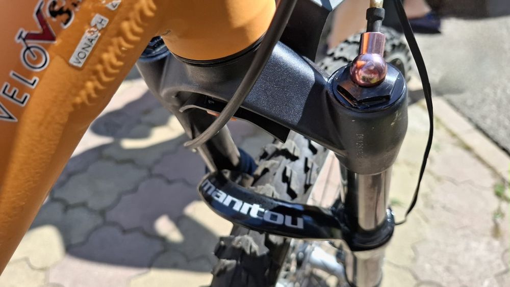Bicicletă MTB 26” aluminiu, Shimano Deore LX / XT, frâne hidraulice, Manitou, Mavic