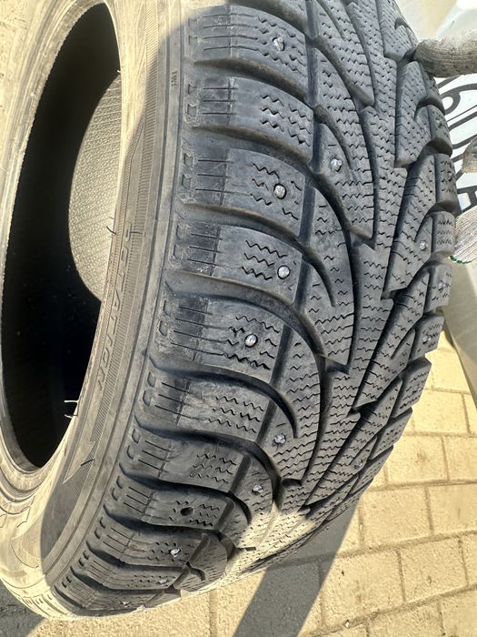 Продам шины roadx 215/55/17