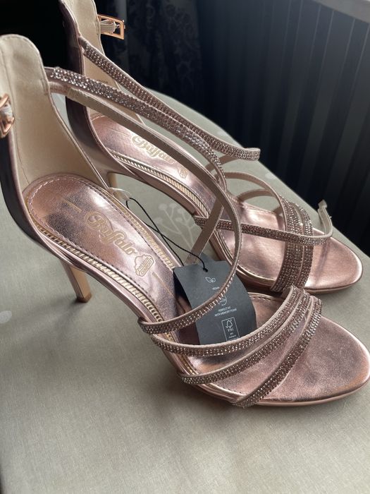 Сандали розово злато с каишка 39 н
