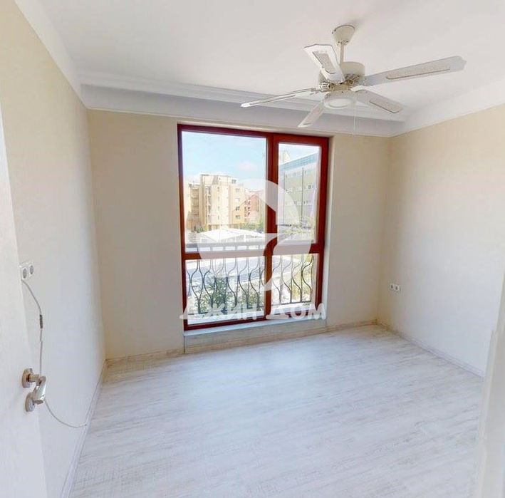 Продава се Тристаен апартамент в к.к. Слънчев бряг - 57 кв.м за 1402 €/кв.м - Снимка #3