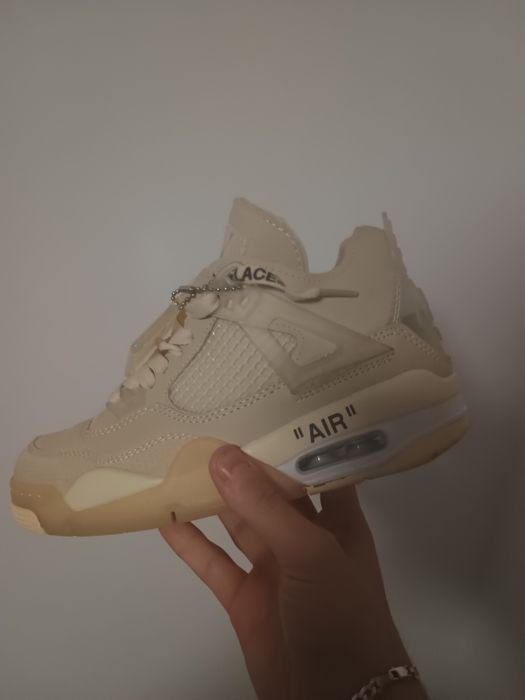 Jordan 4 noi in cutie