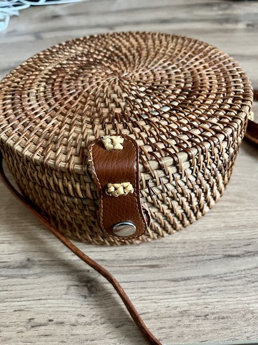 Плетеная сумка из ротанга