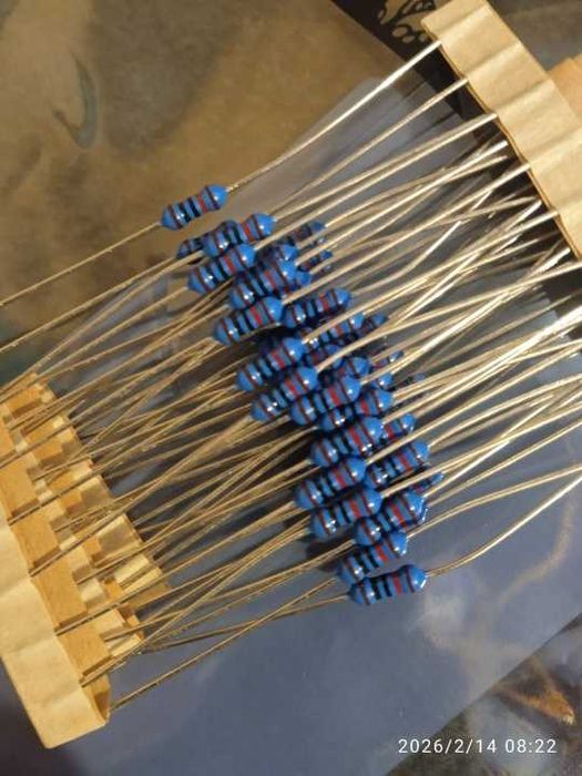 Резисторы новые .