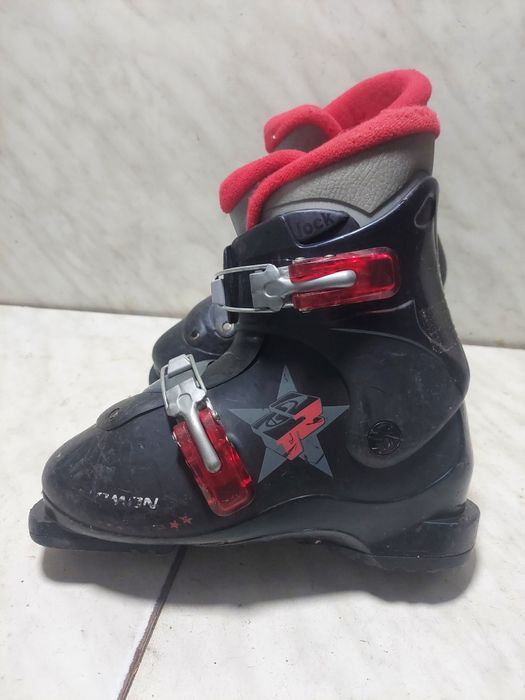 Clapari ski schi Salomon mondo  21,5 corespunde mărimii 32