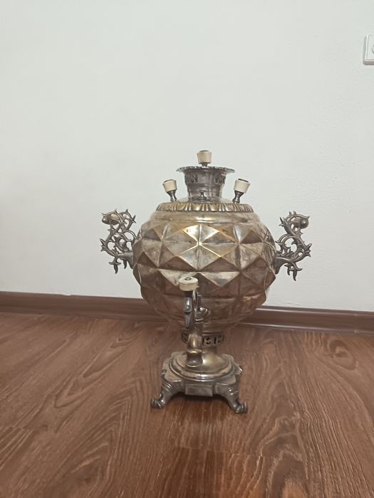 Кадимий самовар сотилади