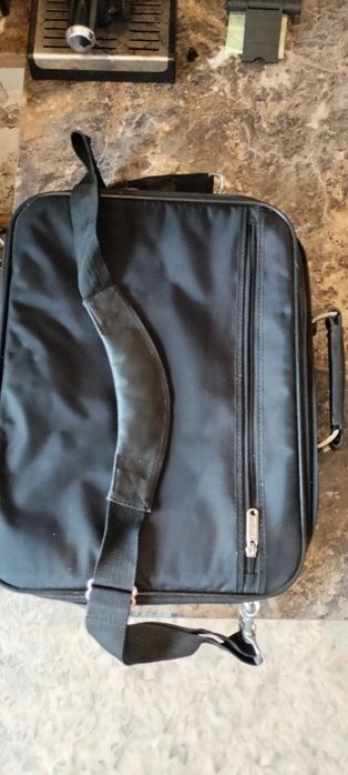 Сумку для ноутбука продам