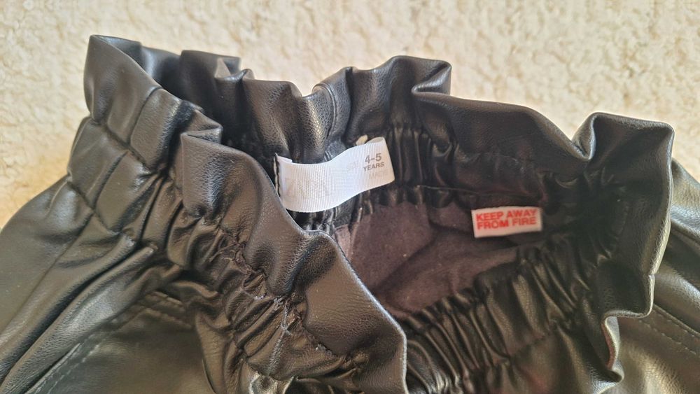 Есенни къси панталони и пола-панталон за момиче 4-5 години  Зара/Zara
