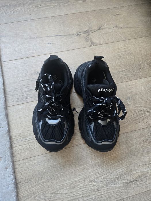 Маратонки" Карма"