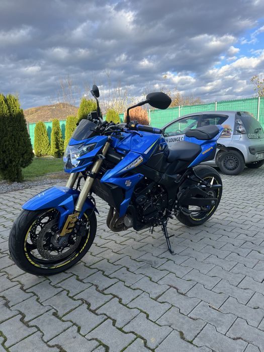 Suzuki gsr 750 ! An 2016 . 18728 km