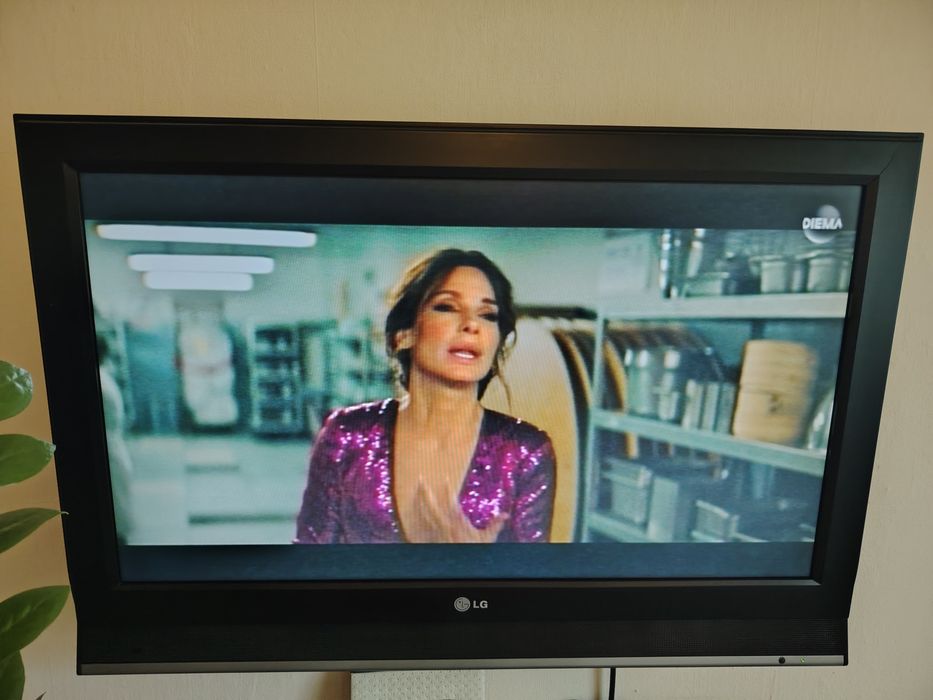 Телевизор 32 инча LG