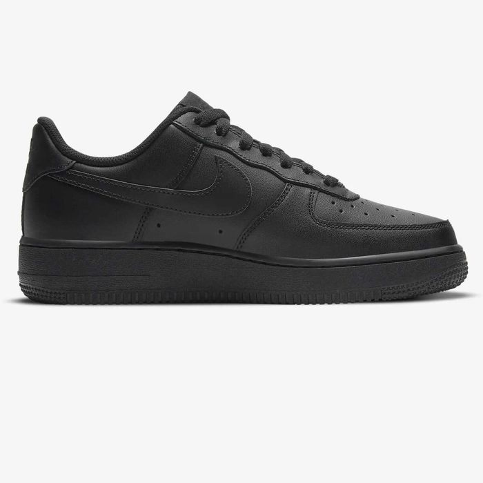 Продам кроссовки Nike AIR FORCE 1. Черные.