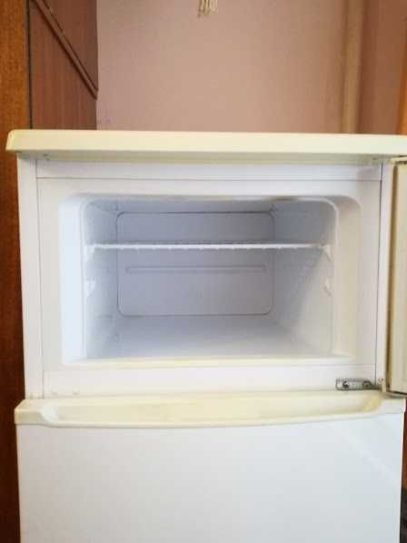 Хладилник с горна камера