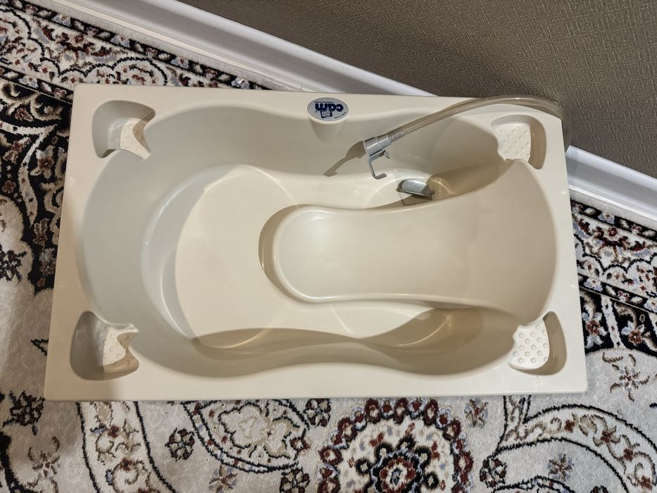 Ванночка для купания новорожденных