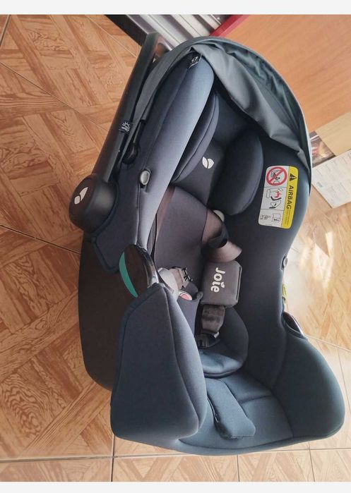 Se vinde:pătuț bebe, măsuta infasat, scaun de masa, scoică!