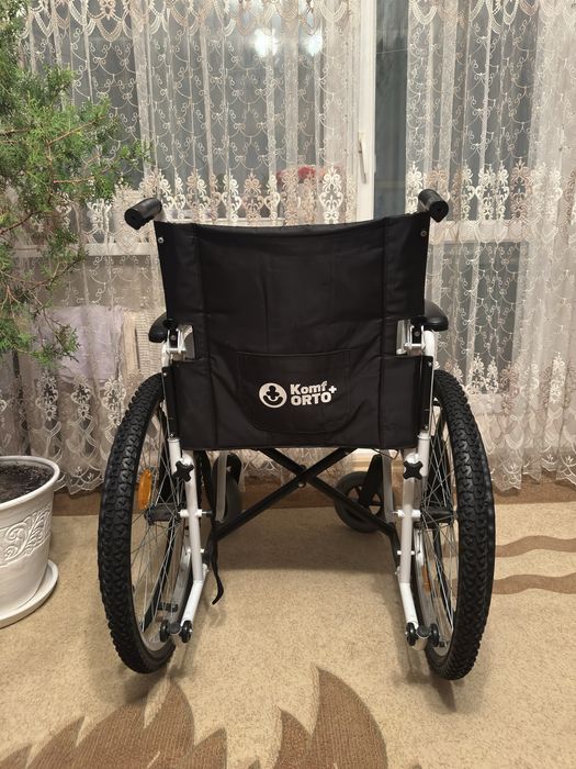Продам инвалидную коляску Komf+Orto (с насосом)