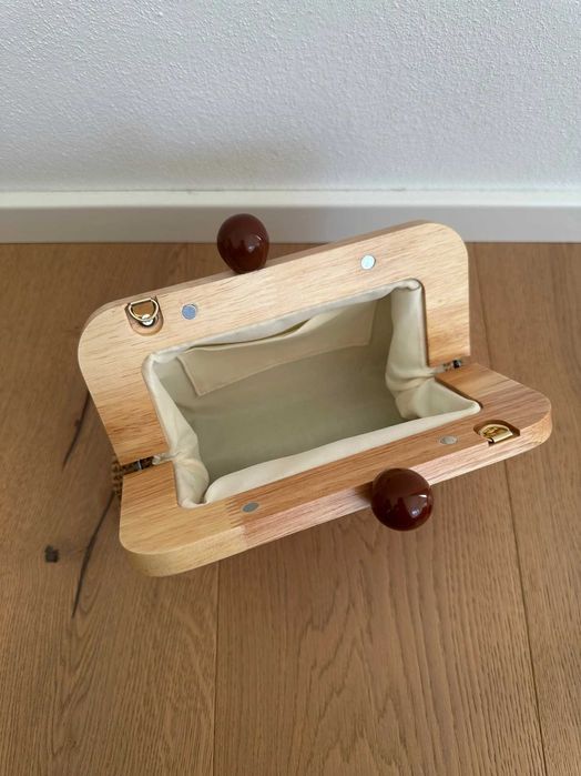 Geanta clutch dama eleganta rafie + lemn + lant auriu- Made in Italy